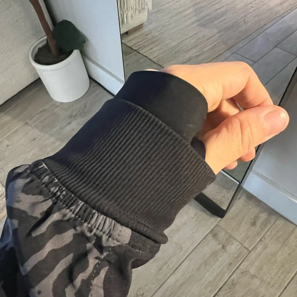 Lululemon jacket - Picture 6 of 6